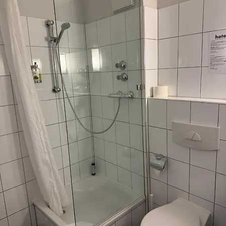 מלון דירות U Muelheim Free Parking Highspeed Wifi מולהיים אן דר רור